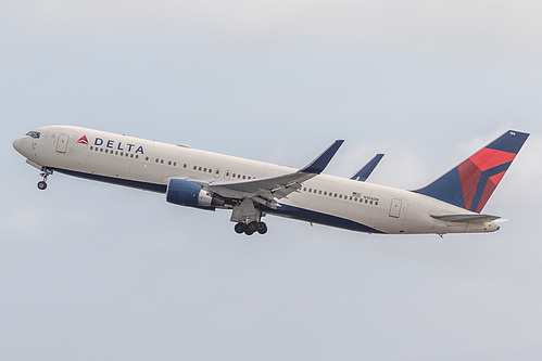 Delta Air Lines Boeing 767-300ER N194DN at San Francisco International Airport (KSFO/SFO)