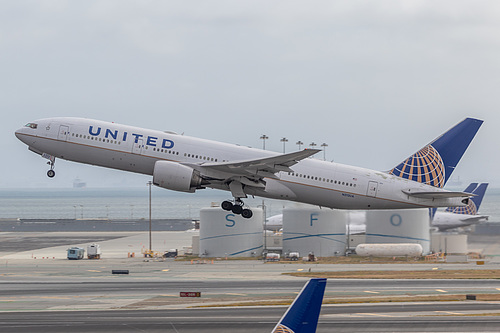 United Airlines Boeing 777-200ER N212UA at San Francisco International Airport (KSFO/SFO)