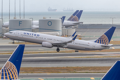 United Airlines Boeing 737-900ER N39463 at San Francisco International Airport (KSFO/SFO)