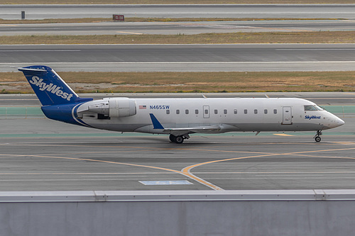 SkyWest Airlines Canadair CRJ-200 N465SW at San Francisco International Airport (KSFO/SFO) SkyWest Airlines Canadair CRJ-200 N465SW at San Francisco International Airport (KSFO/SFO)