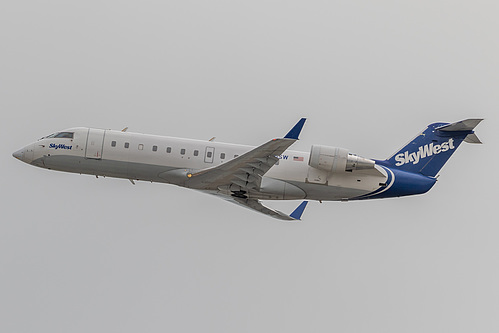 SkyWest Airlines Canadair CRJ-200 N465SW at San Francisco International Airport (KSFO/SFO)