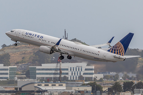 United Airlines Boeing 737-900ER N67827 at San Francisco International Airport (KSFO/SFO)