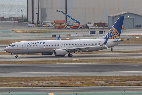 United Airlines Boeing 737-900ER N69830 at San Francisco International Airport (KSFO/SFO)