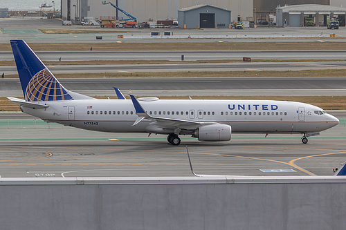 United Airlines Boeing 737-800 N77542 at San Francisco International Airport (KSFO/SFO)