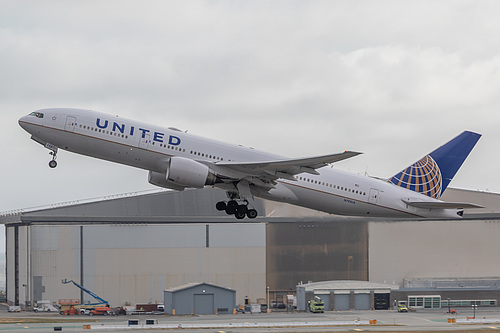 United Airlines Boeing 777-200 N781UA at San Francisco International Airport (KSFO/SFO) United Airlines Boeing 777-200 N781UA at San Francisco International Airport (KSFO/SFO)