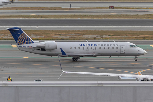 SkyWest Airlines Canadair CRJ-200 N957SW at San Francisco International Airport (KSFO/SFO) SkyWest Airlines Canadair CRJ-200 N957SW at San Francisco International Airport (KSFO/SFO)