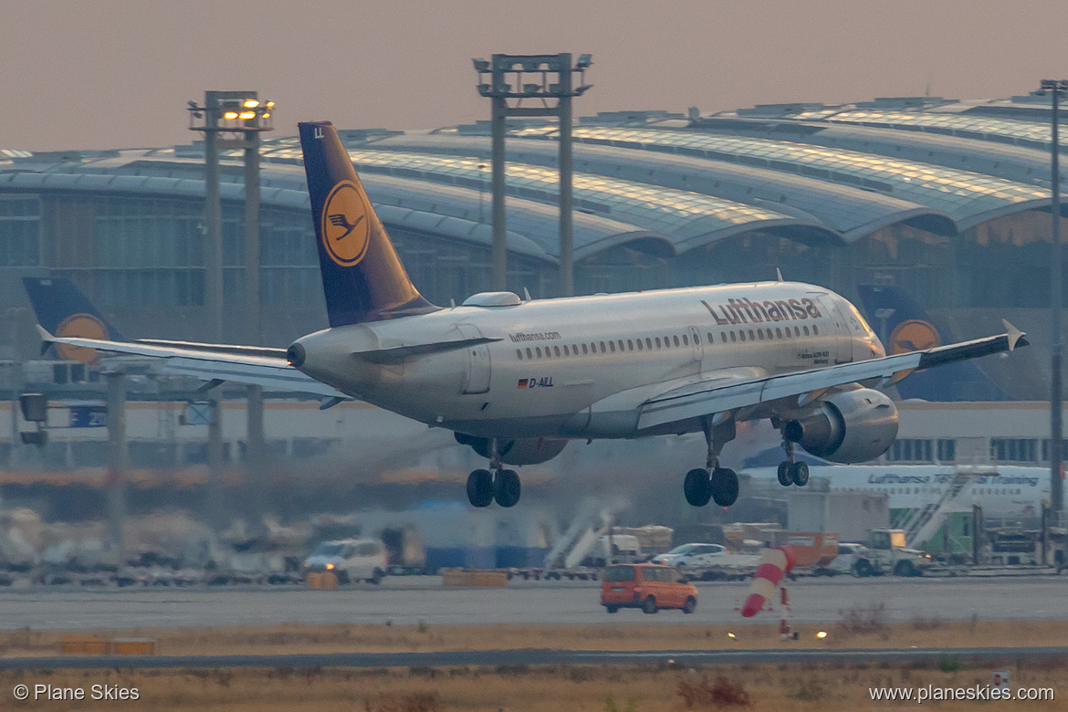 Lufthansa Airbus A319-100 D-AILL at Frankfurt am Main International Airport (EDDF/FRA)