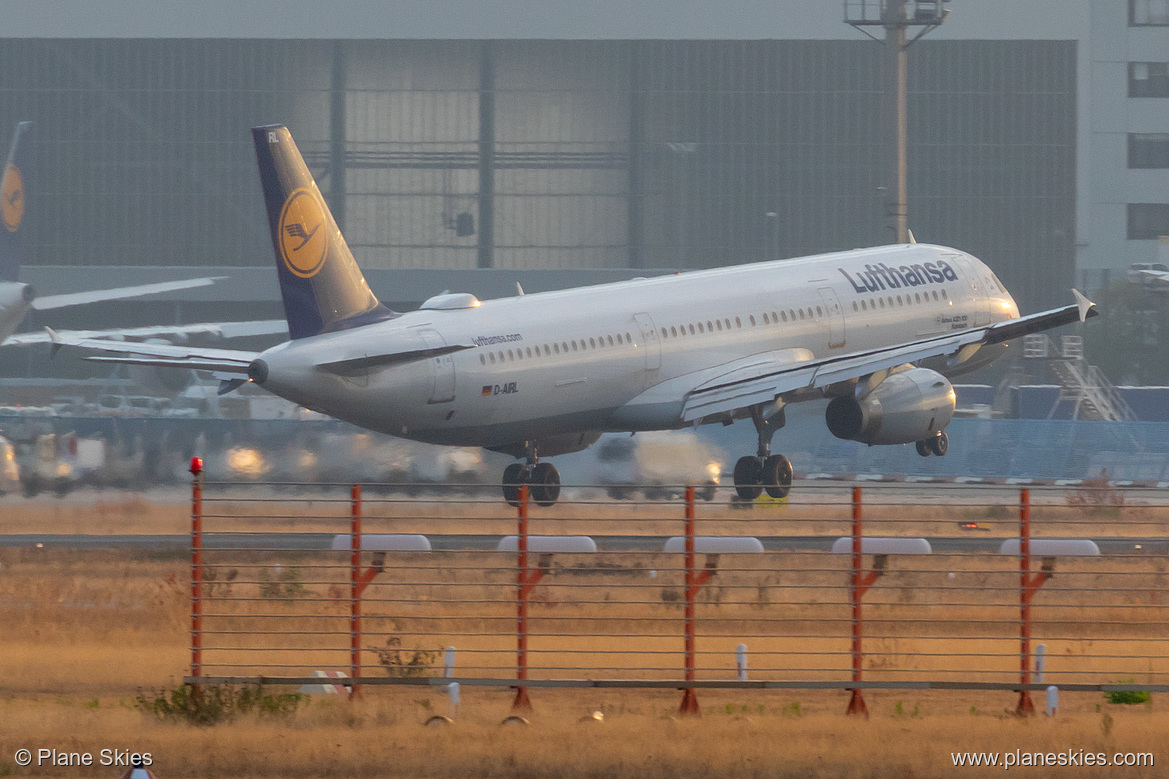 Lufthansa Airbus A321-100 D-AIRL at Frankfurt am Main International Airport (EDDF/FRA)