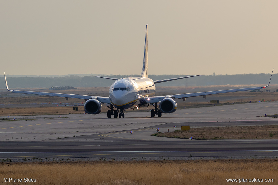 Ryanair Boeing 737-800 EI-DWT at Frankfurt am Main International Airport (EDDF/FRA)