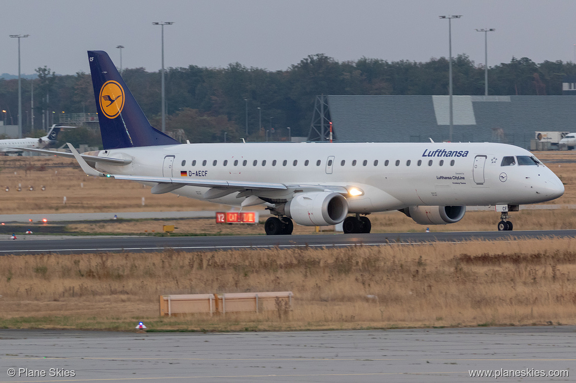 Lufthansa CityLine Embraer ERJ-190 D-AECF at Frankfurt am Main International Airport (EDDF/FRA) Lufthansa CityLine Embraer ERJ-190 D-AECF at Frankfurt am Main International Airport (EDDF/FRA)