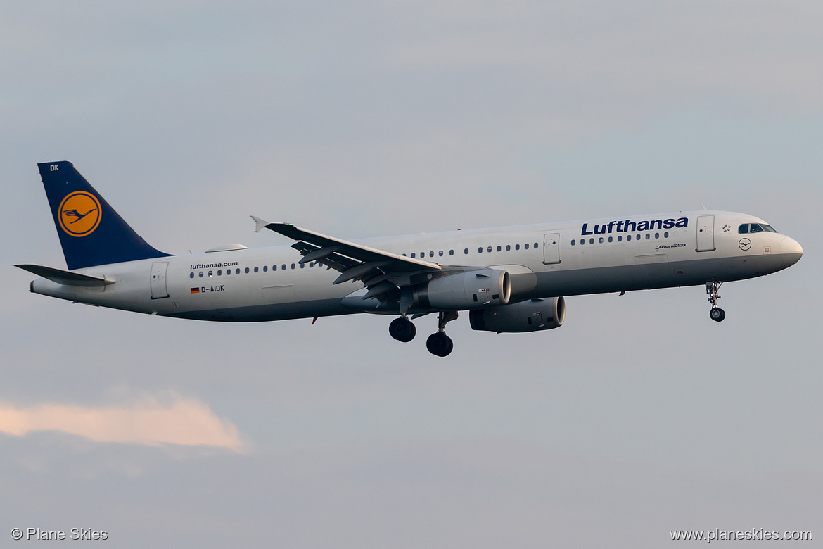 Lufthansa Airbus A321-200 D-AIDK at Frankfurt am Main International Airport (EDDF/FRA) Lufthansa Airbus A321-200 D-AIDK at Frankfurt am Main International Airport (EDDF/FRA)