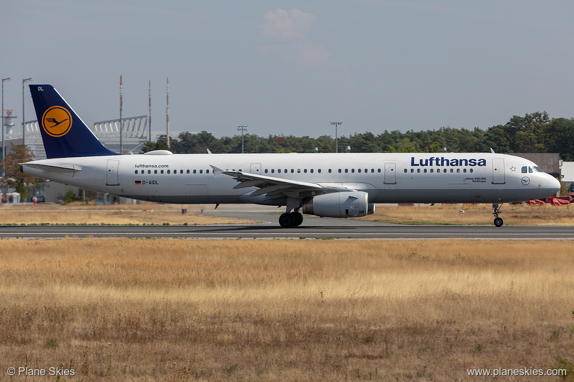 Lufthansa Airbus A321-200 D-AIDL at Frankfurt am Main International Airport (EDDF/FRA)