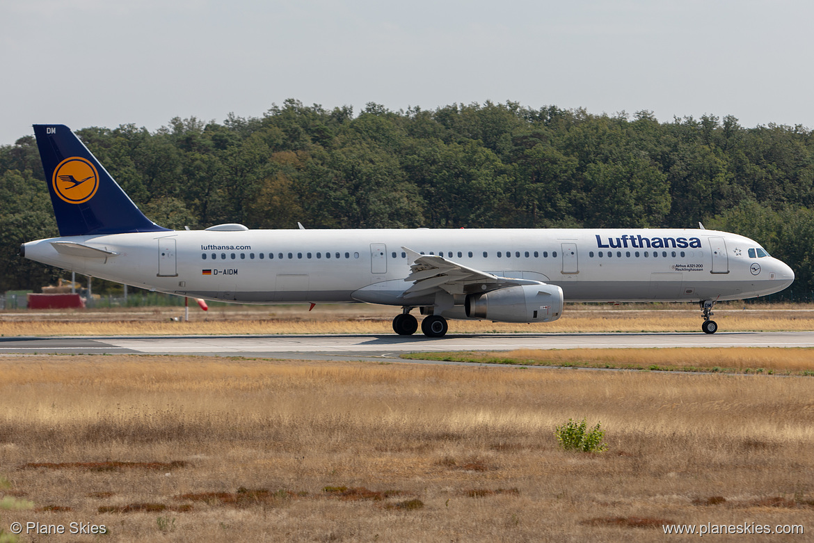 Lufthansa Airbus A321-200 D-AIDM at Frankfurt am Main International Airport (EDDF/FRA)