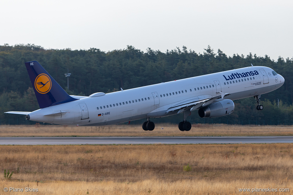Lufthansa Airbus A321-100 D-AIRE at Frankfurt am Main International Airport (EDDF/FRA) Lufthansa Airbus A321-100 D-AIRE at Frankfurt am Main International Airport (EDDF/FRA)
