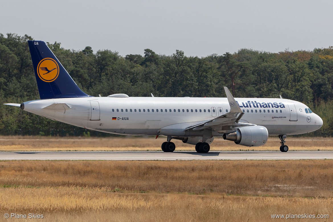 Lufthansa Airbus A320-200 D-AIUA at Frankfurt am Main International Airport (EDDF/FRA) Lufthansa Airbus A320-200 D-AIUA at Frankfurt am Main International Airport (EDDF/FRA)