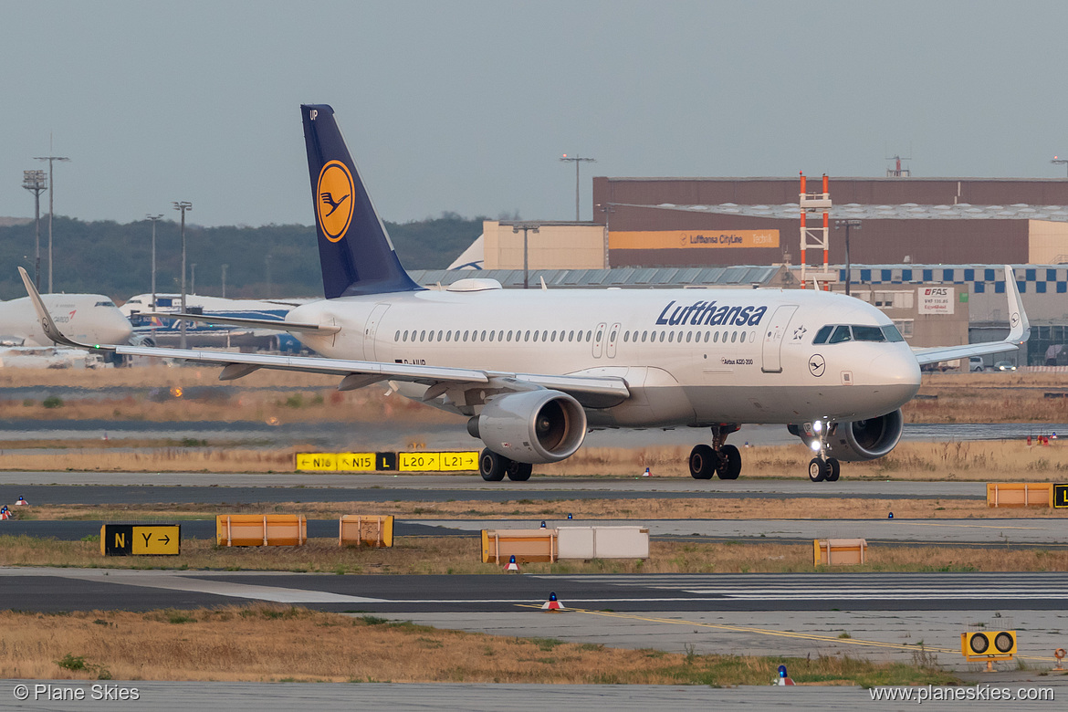 Lufthansa Airbus A320-200 D-AIUP at Frankfurt am Main International Airport (EDDF/FRA)