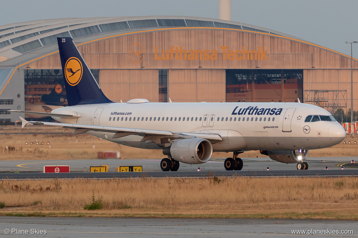 Lufthansa Airbus A320-200 D-AIZO at Frankfurt am Main International Airport (EDDF/FRA)