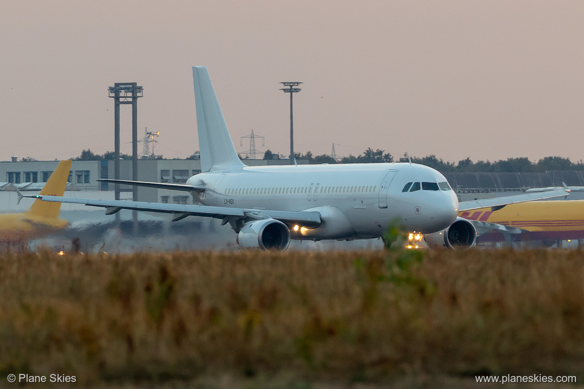 Condor Airbus A320-200 LY-VEV at Frankfurt am Main International Airport (EDDF/FRA)