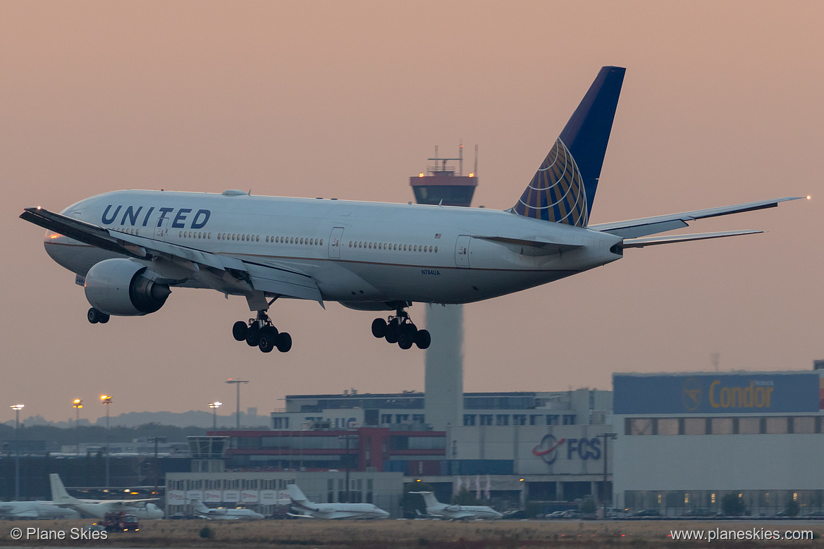 United Airlines Boeing 777-200ER N784UA at Frankfurt am Main International Airport (EDDF/FRA)