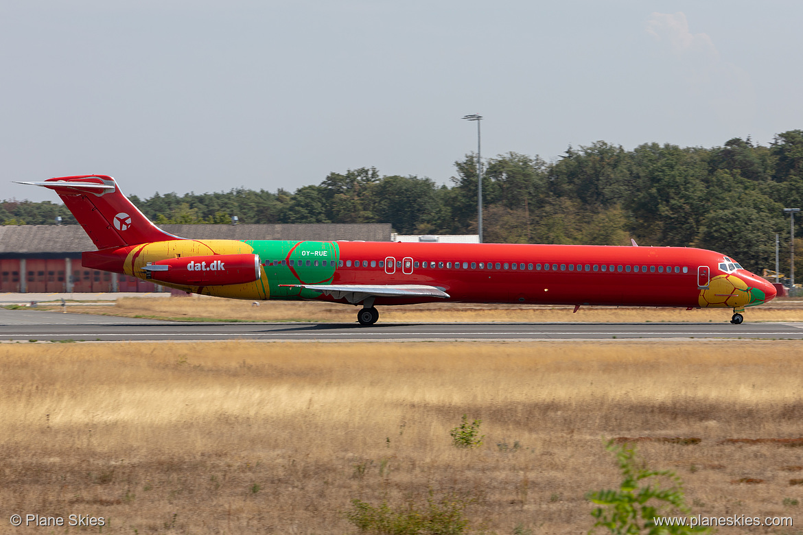 Danish Air Transport McDonnell Douglas MD-83 OY-RUE at Frankfurt am Main International Airport (EDDF/FRA) Danish Air Transport McDonnell Douglas MD-83 OY-RUE at Frankfurt am Main International Airport (EDDF/FRA)