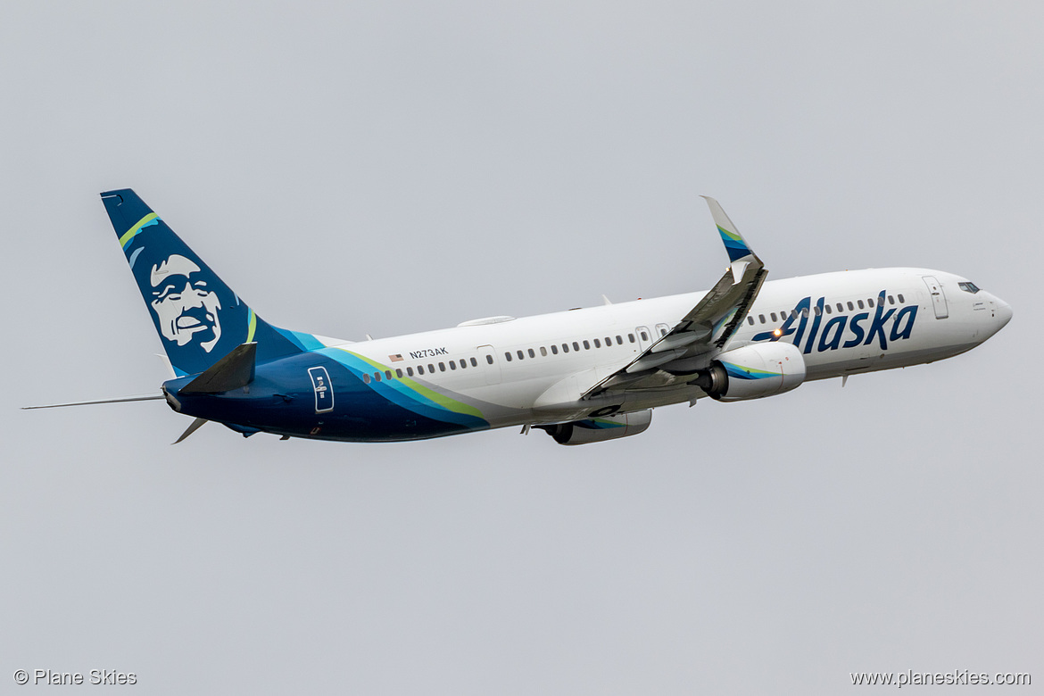 Alaska Airlines Boeing 737-900ER N273AK at Portland International Airport (KPDX/PDX)