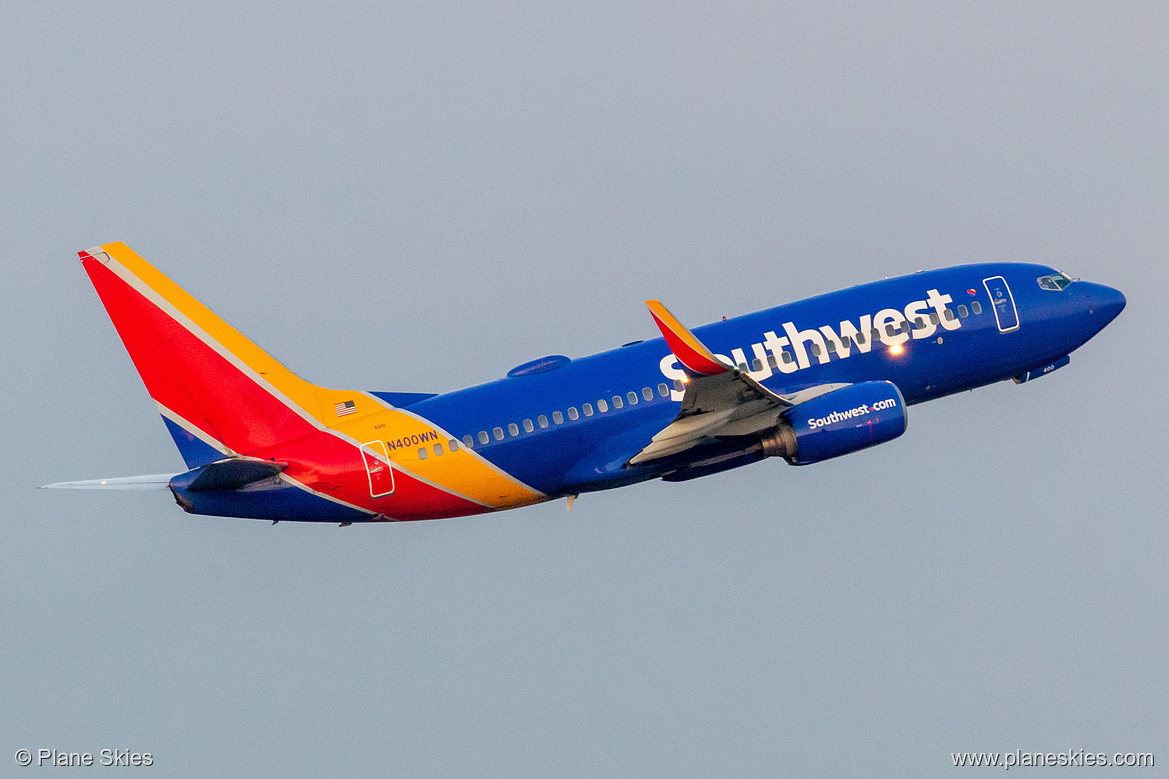 Southwest Airlines Boeing 737-700 N400WN at Portland International Airport (KPDX/PDX) Southwest Airlines Boeing 737-700 N400WN at Portland International Airport (KPDX/PDX)