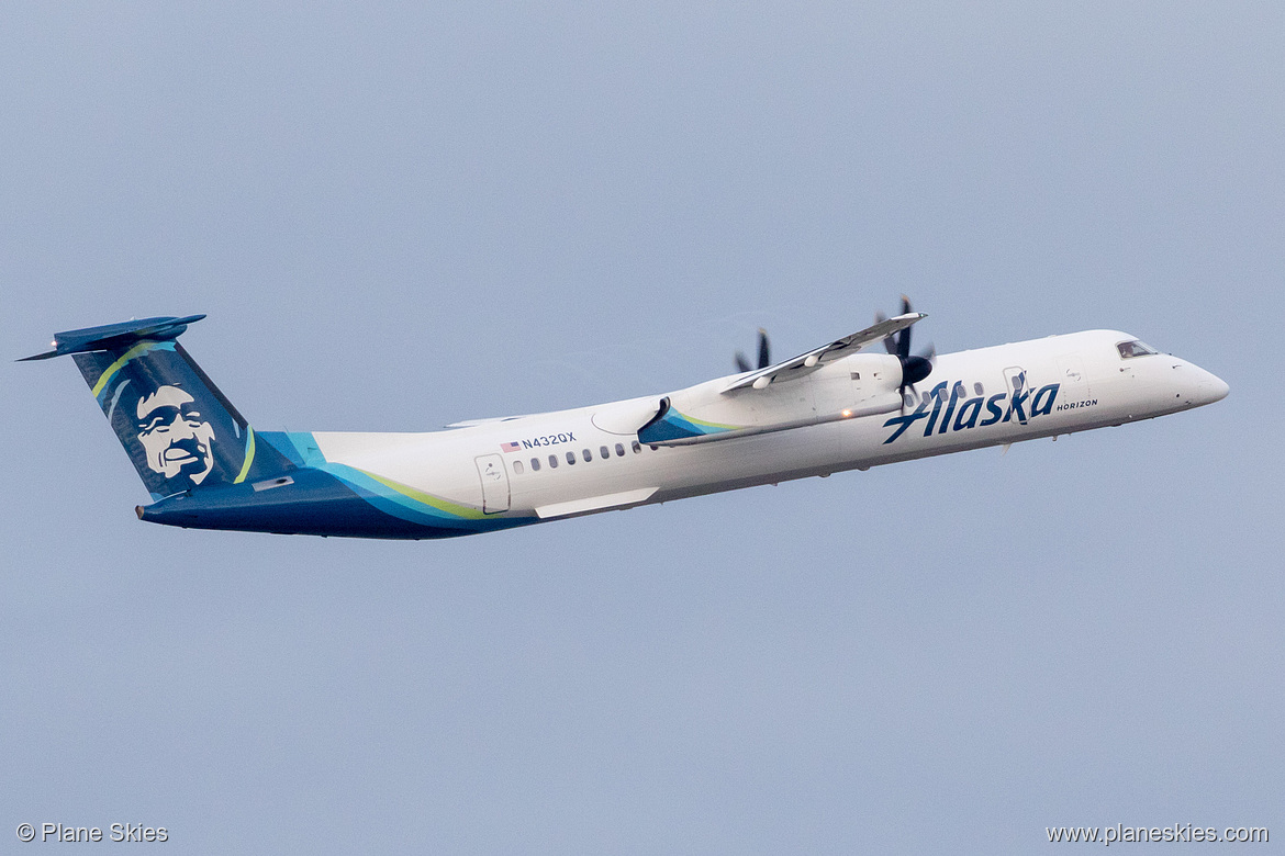 Horizon Air DHC Dash-8-400 N432QX at Portland International Airport (KPDX/PDX) Horizon Air DHC Dash-8-400 N432QX at Portland International Airport (KPDX/PDX)