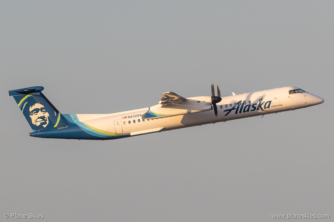 Horizon Air DHC Dash-8-400 N432QX at Portland International Airport (KPDX/PDX) Horizon Air DHC Dash-8-400 N432QX at Portland International Airport (KPDX/PDX)