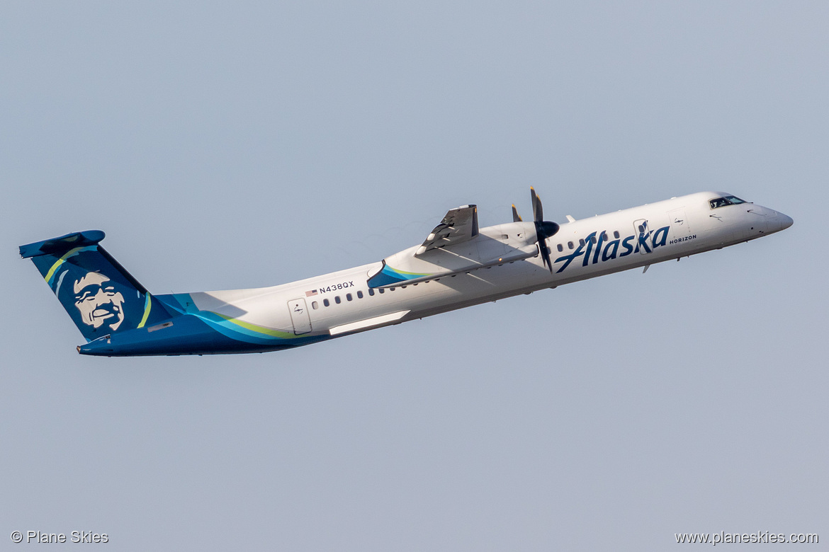 Horizon Air DHC Dash-8-400 N438QX at Portland International Airport (KPDX/PDX) Horizon Air DHC Dash-8-400 N438QX at Portland International Airport (KPDX/PDX)