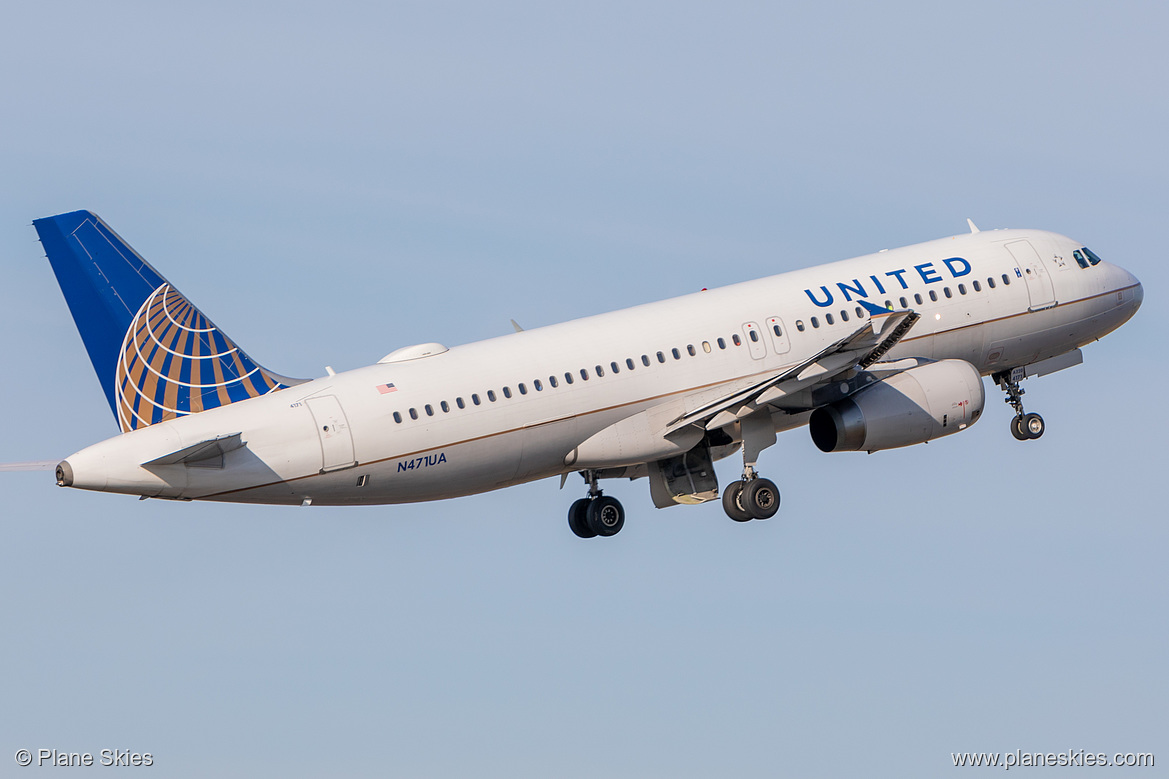 United Airlines Airbus A320-200 N471UA at Portland International Airport (KPDX/PDX) United Airlines Airbus A320-200 N471UA at Portland International Airport (KPDX/PDX)