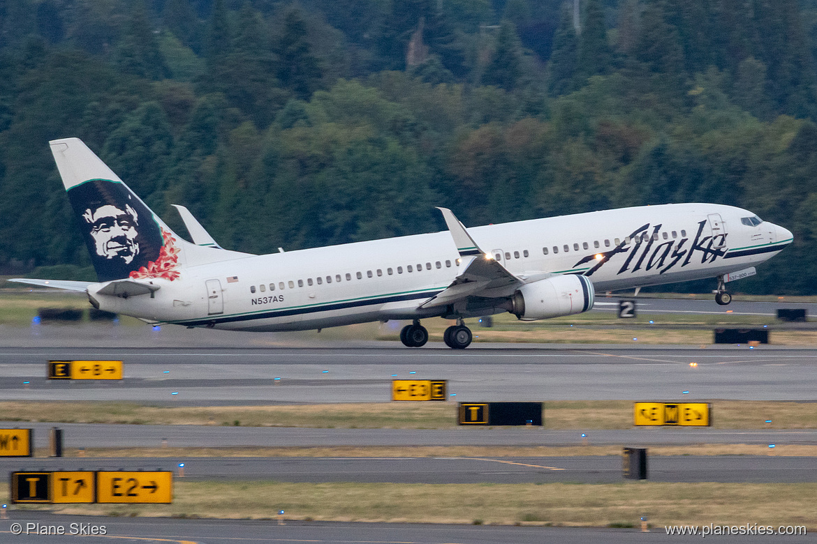 Alaska Airlines Boeing 737-800 N537AS at Portland International Airport (KPDX/PDX) Alaska Airlines Boeing 737-800 N537AS at Portland International Airport (KPDX/PDX)