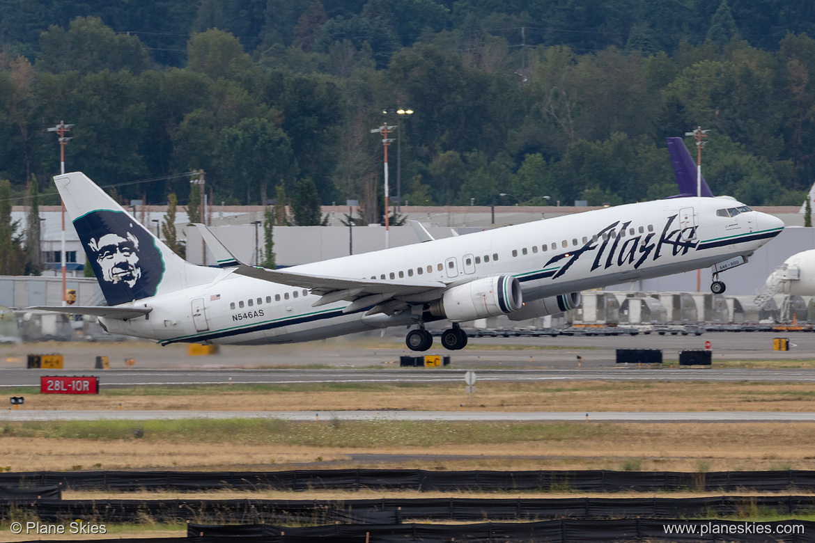 Alaska Airlines Boeing 737-800 N546AS at Portland International Airport (KPDX/PDX)