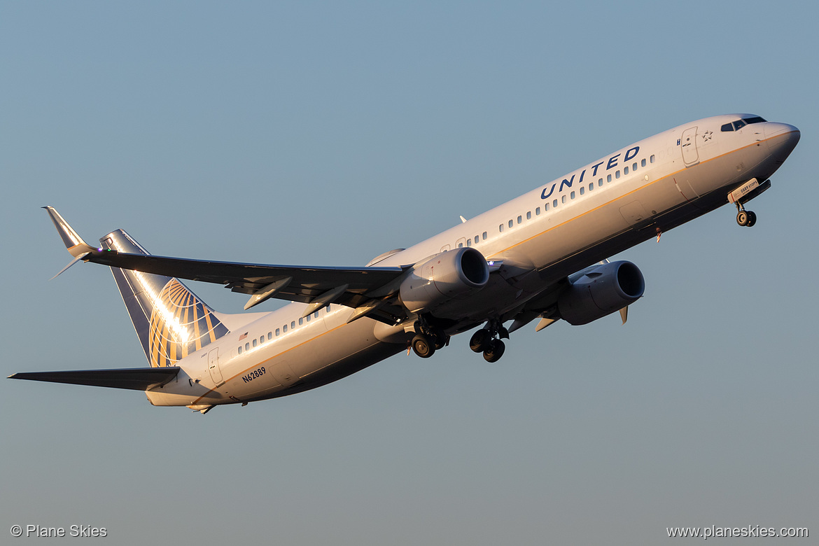 United Airlines Boeing 737-900ER N62889 at Portland International Airport (KPDX/PDX)