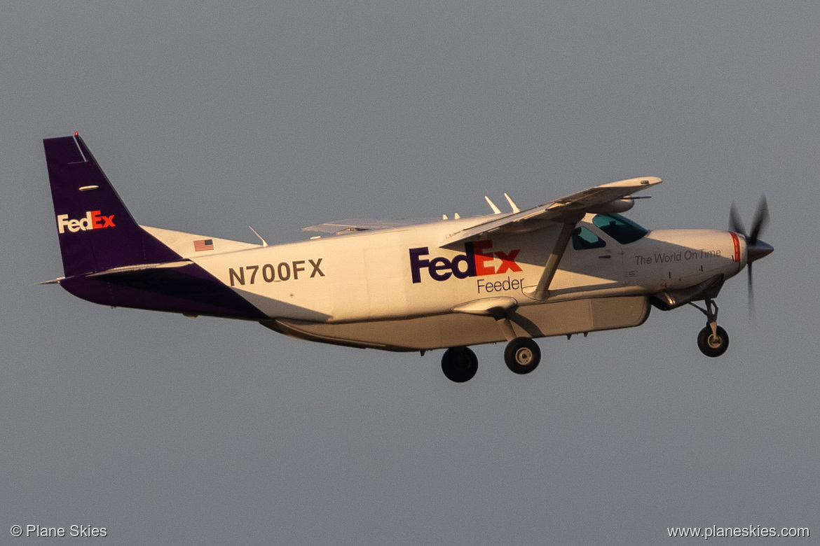 FedEx Cessna 208B Super Cargomaster N700FX at Portland International Airport (KPDX/PDX)