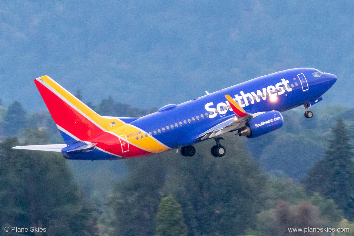 Southwest Airlines Boeing 737-700 N723SW at Portland International Airport (KPDX/PDX) Southwest Airlines Boeing 737-700 N723SW at Portland International Airport (KPDX/PDX)