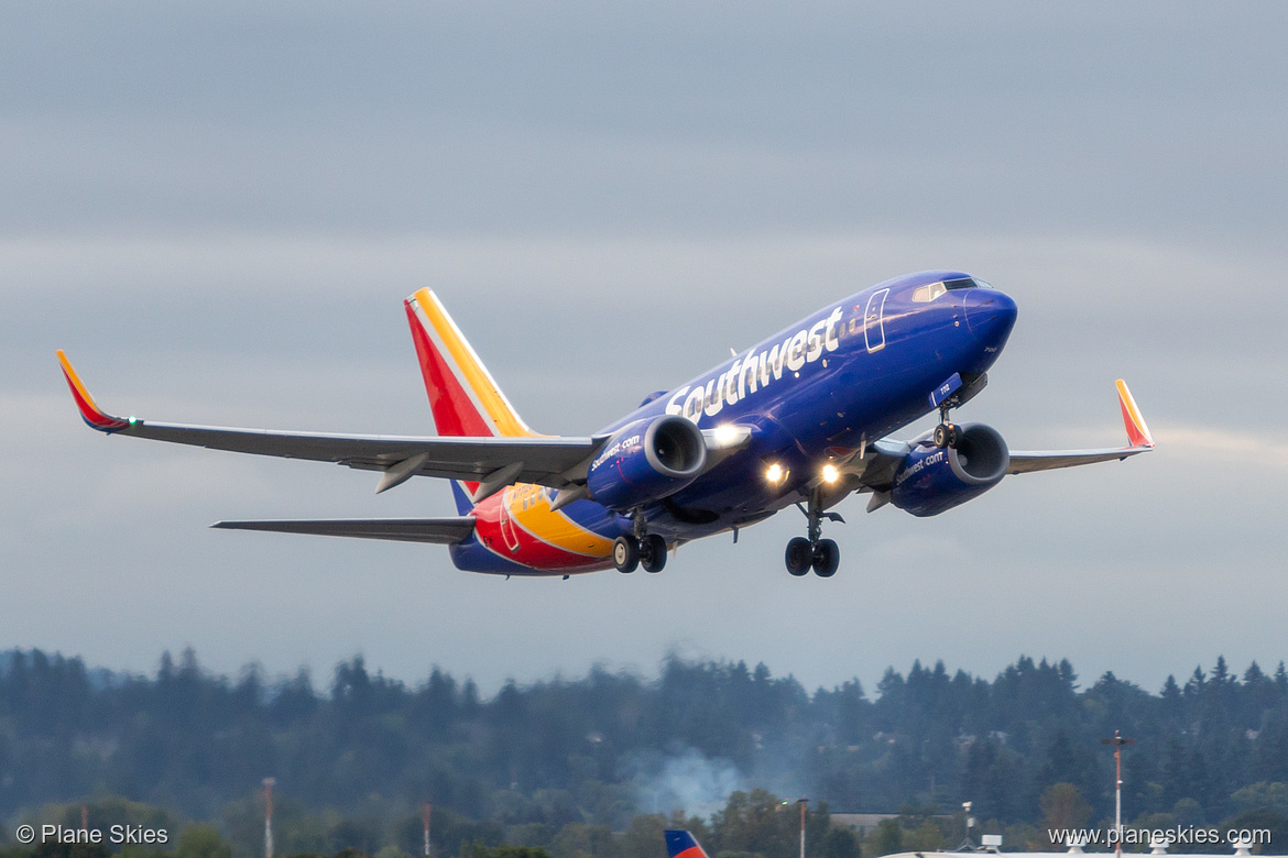 Southwest Airlines Boeing 737-700 N7712G at Portland International Airport (KPDX/PDX) Southwest Airlines Boeing 737-700 N7712G at Portland International Airport (KPDX/PDX)