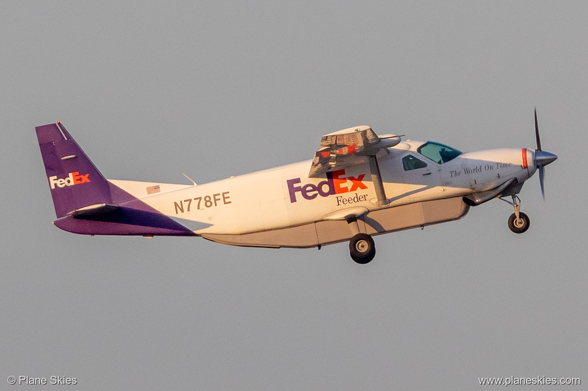 FedEx Cessna 208B Super Cargomaster N778FE at Portland International Airport (KPDX/PDX)
