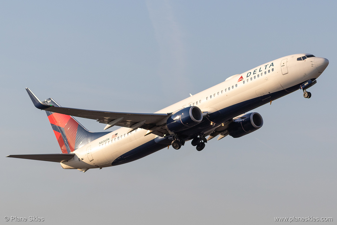 Delta Air Lines Boeing 737-900ER N806DN at Portland International Airport (KPDX/PDX) Delta Air Lines Boeing 737-900ER N806DN at Portland International Airport (KPDX/PDX)