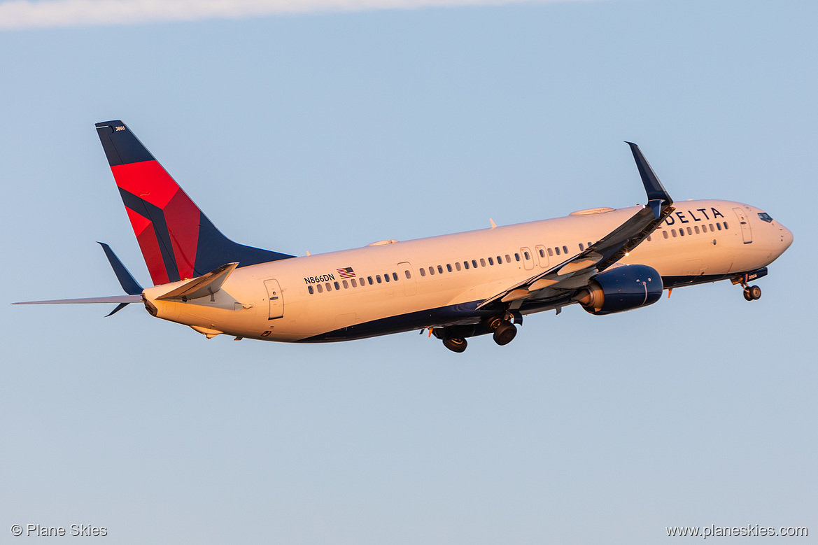 Delta Air Lines Boeing 737-900ER N866DN at Portland International Airport (KPDX/PDX)