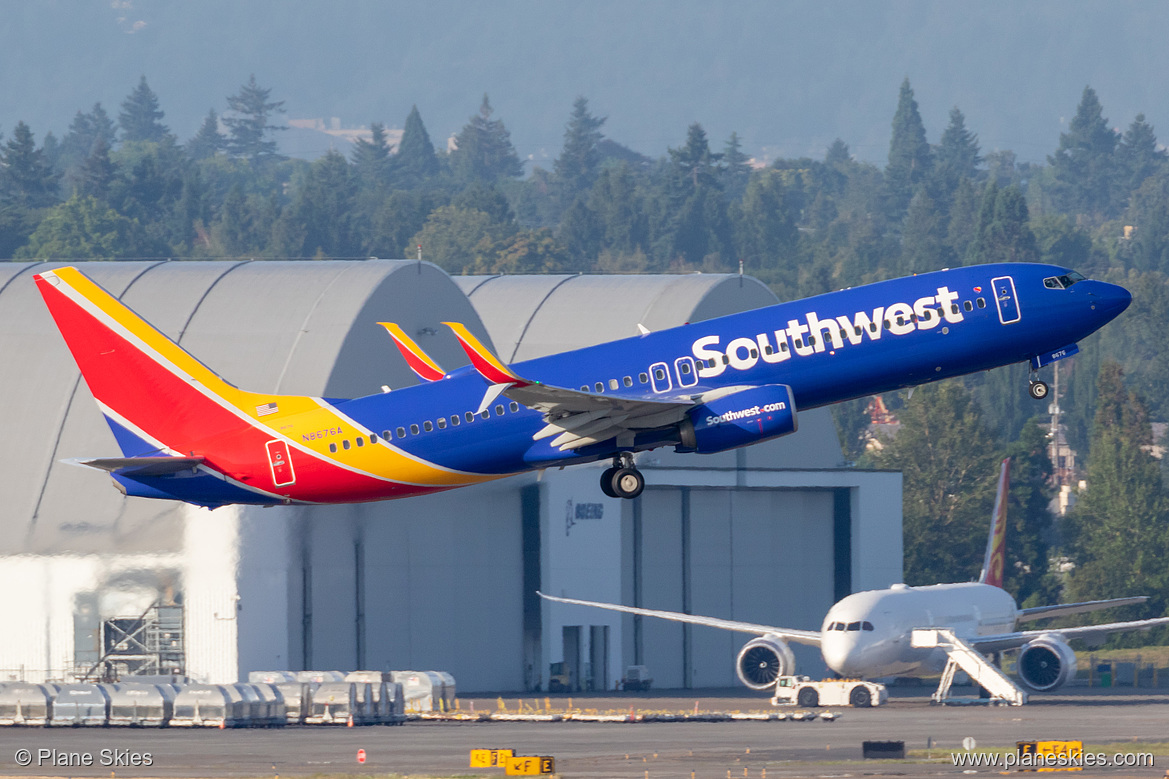 Southwest Airlines Boeing 737-800 N8676A at Portland International Airport (KPDX/PDX)