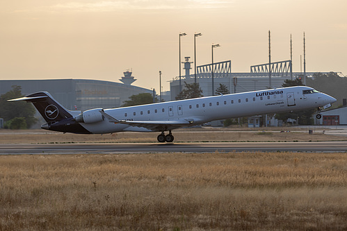 Lufthansa CityLine Canadair CRJ-900 D-ACNA at Frankfurt am Main International Airport (EDDF/FRA) Lufthansa CityLine Canadair CRJ-900 D-ACNA at Frankfurt am Main International Airport (EDDF/FRA)