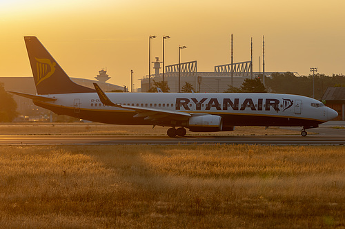 Ryanair Boeing 737-800 EI-EKR at Frankfurt am Main International Airport (EDDF/FRA)