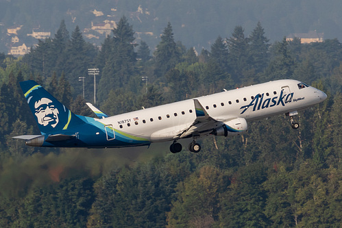 SkyWest Airlines Embraer ERJ-175 N187SY at Portland International Airport (KPDX/PDX)