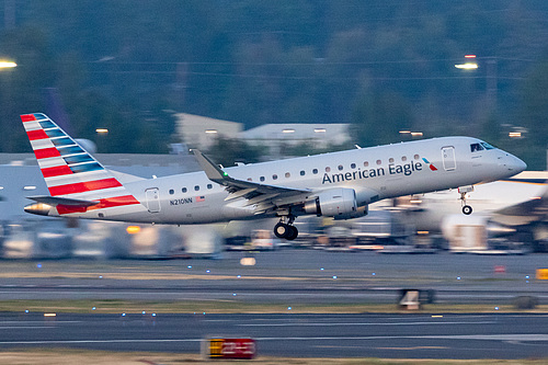 Compass Airlines Embraer ERJ-175 N210NN at Portland International Airport (KPDX/PDX)