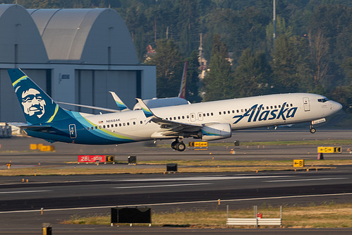 Alaska Airlines Boeing 737-900ER N268AK at Portland International Airport (KPDX/PDX)