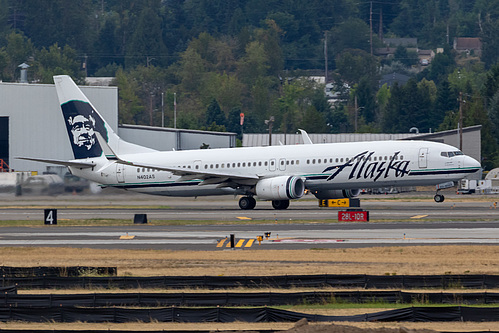 Alaska Airlines Boeing 737-900ER N402AS at Portland International Airport (KPDX/PDX)