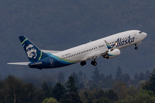 Alaska Airlines Boeing 737-800 N565AS at Portland International Airport (KPDX/PDX)