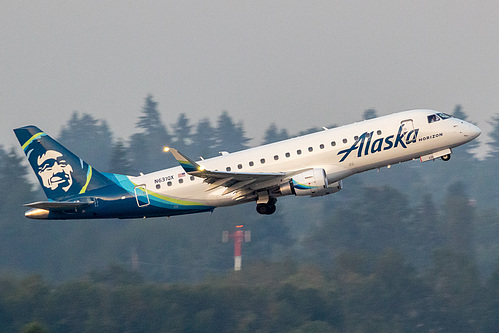 Horizon Air Embraer ERJ-175 N631QX at Portland International Airport (KPDX/PDX) Horizon Air Embraer ERJ-175 N631QX at Portland International Airport (KPDX/PDX)