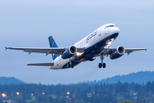 JetBlue Airways Airbus A320-200 N663JB at Portland International Airport (KPDX/PDX)
