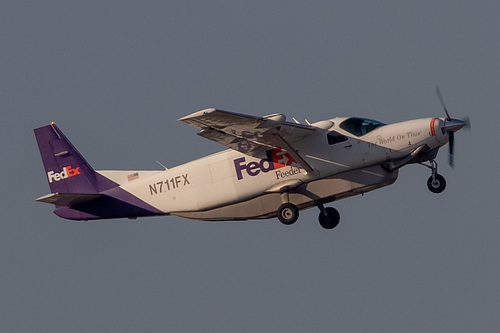 FedEx Cessna 208B Super Cargomaster N711FX at Portland International Airport (KPDX/PDX)